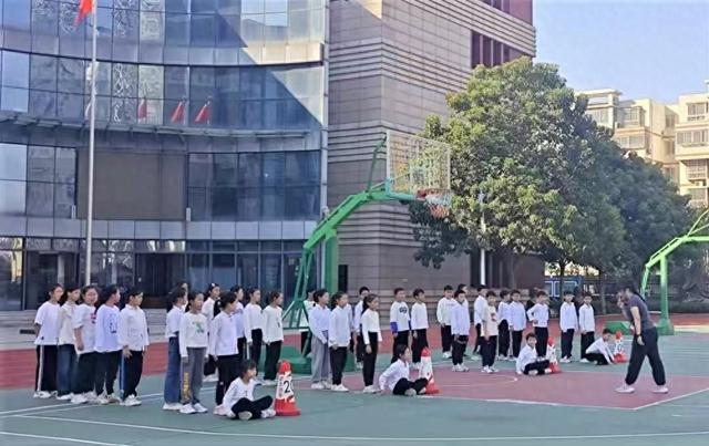 球友会平台郑州管城区外国语牧歌小学：以特色体育课程绘牧歌教育华章(图1)