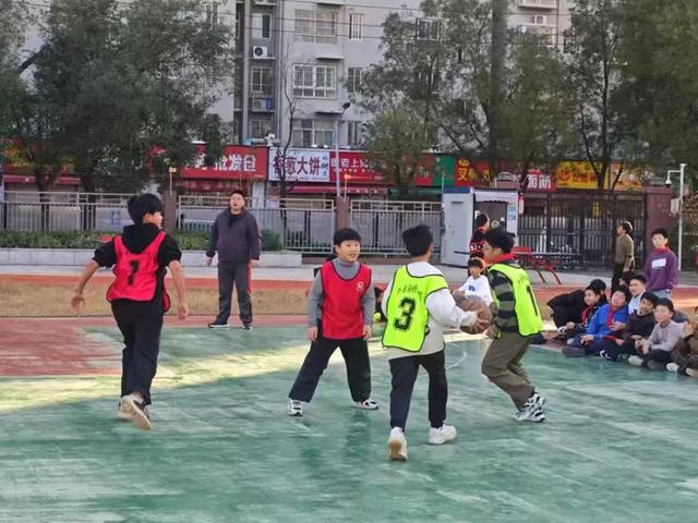 球友会平台郑州管城区外国语牧歌小学：以特色体育课程绘牧歌教育华章(图2)