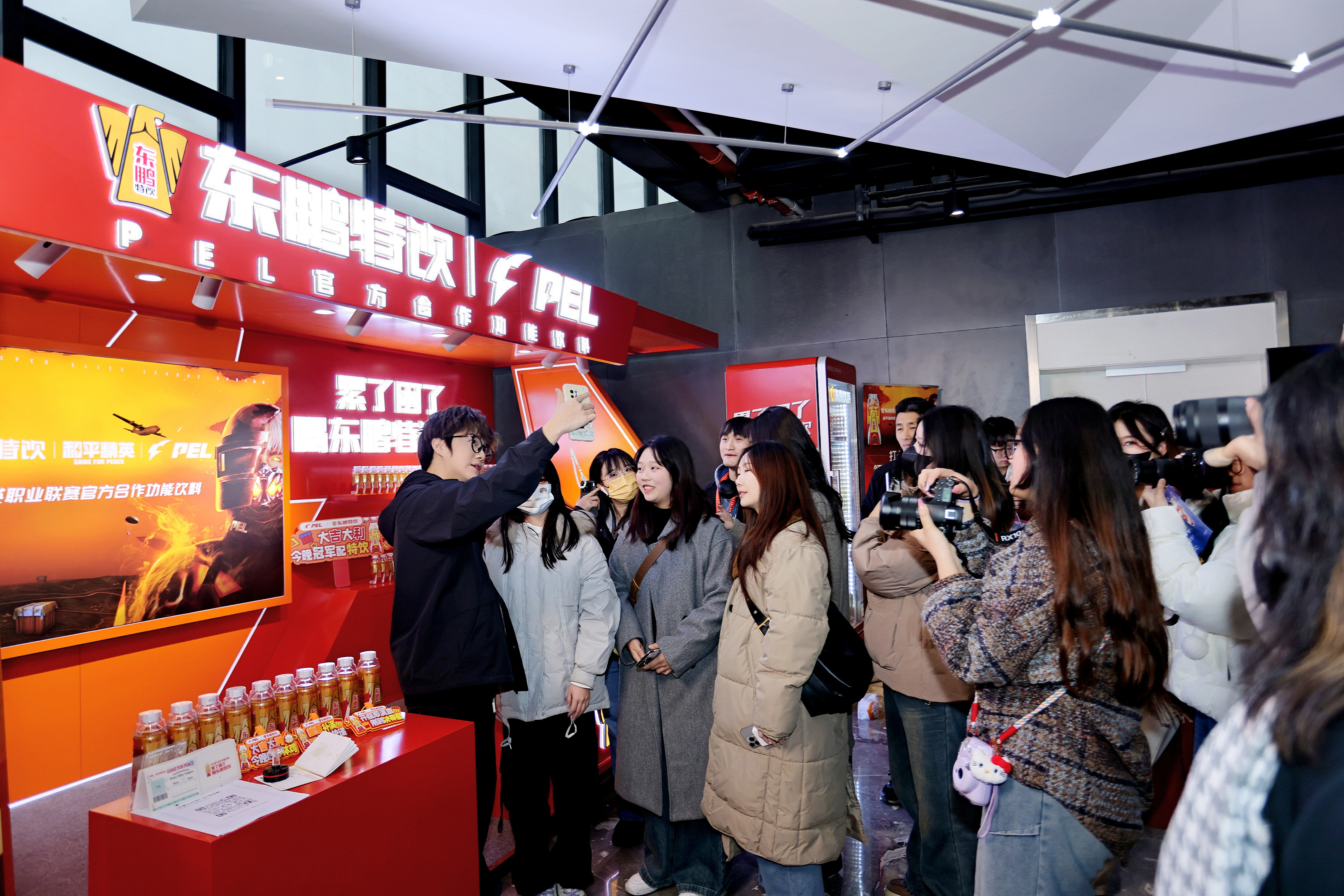 球友会入口首度携手和平精英东鹏特饮电竞能量再扩圈(图3)